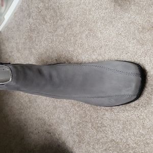 Clarks ankle boots 8